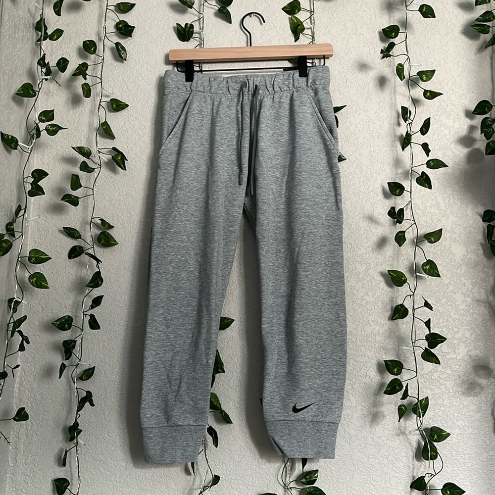 Nike Grey Women’s Capri Sweats